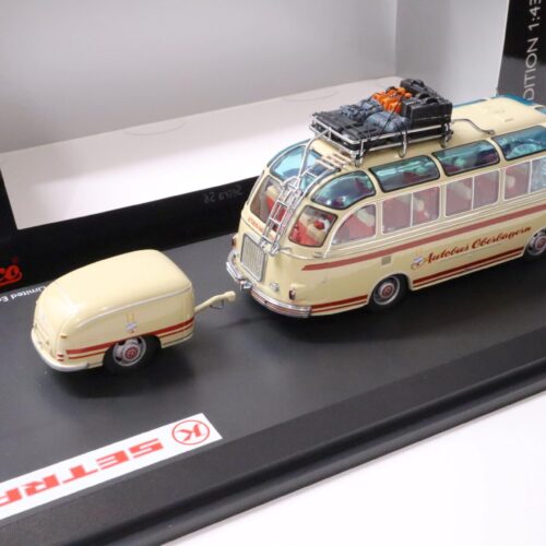 1:43 Schuco Setra S6 Reisebus mit Anhänger "Autobus Oberbayern" beige