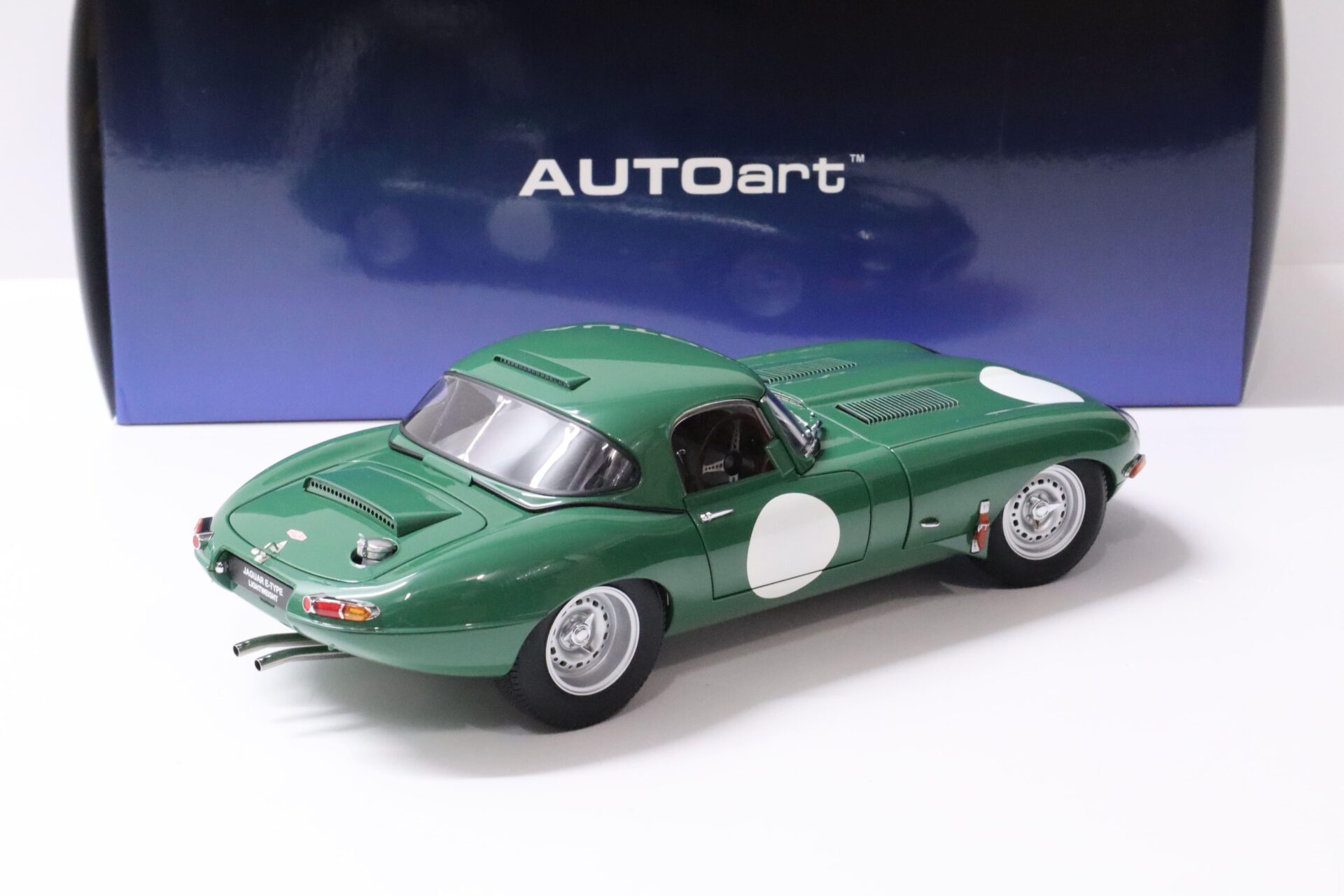 1:18 AUTOart Jaguar E-Type Lightweight Opalescent dark green with Hardtop 1963