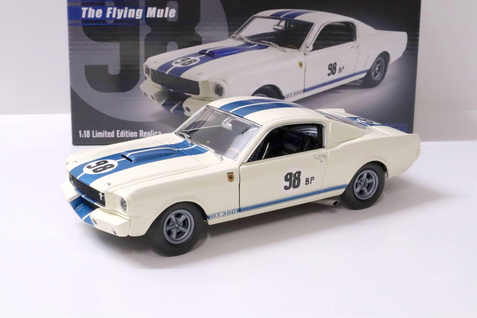 ID 60705 orig.jpg 1:18 ACME 1965 Shelby GT350R Prototype "The Flying Mule" #98BP Ken Miles white