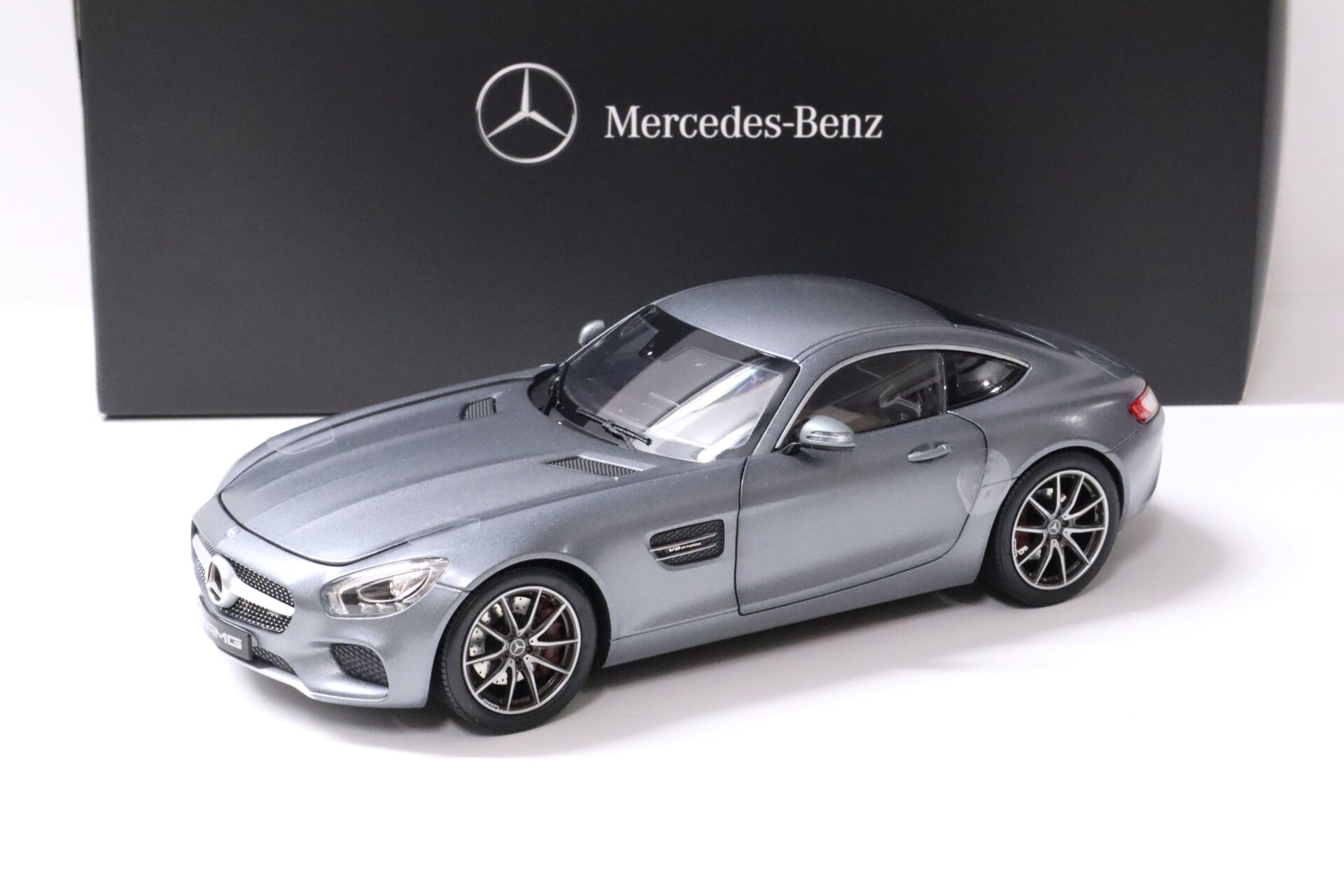 1:18 Norev Mercedes AMG GT S Coupe designo selenite grey DEALER VERSION