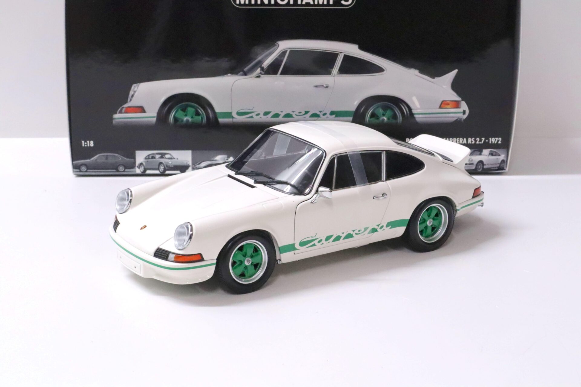 1:18 Minichamps Porsche 911 Carrera RS 2.7 white/ green 1972
