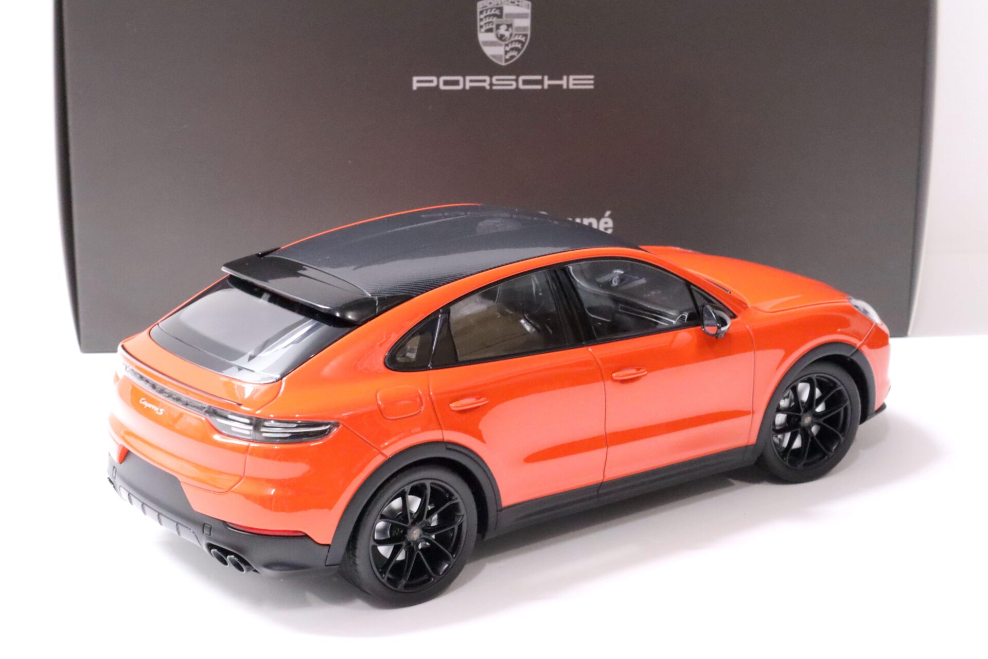 1:18 Norev Porsche Cayenne S Coupe Sport Paket lava orange DEALER VERSION