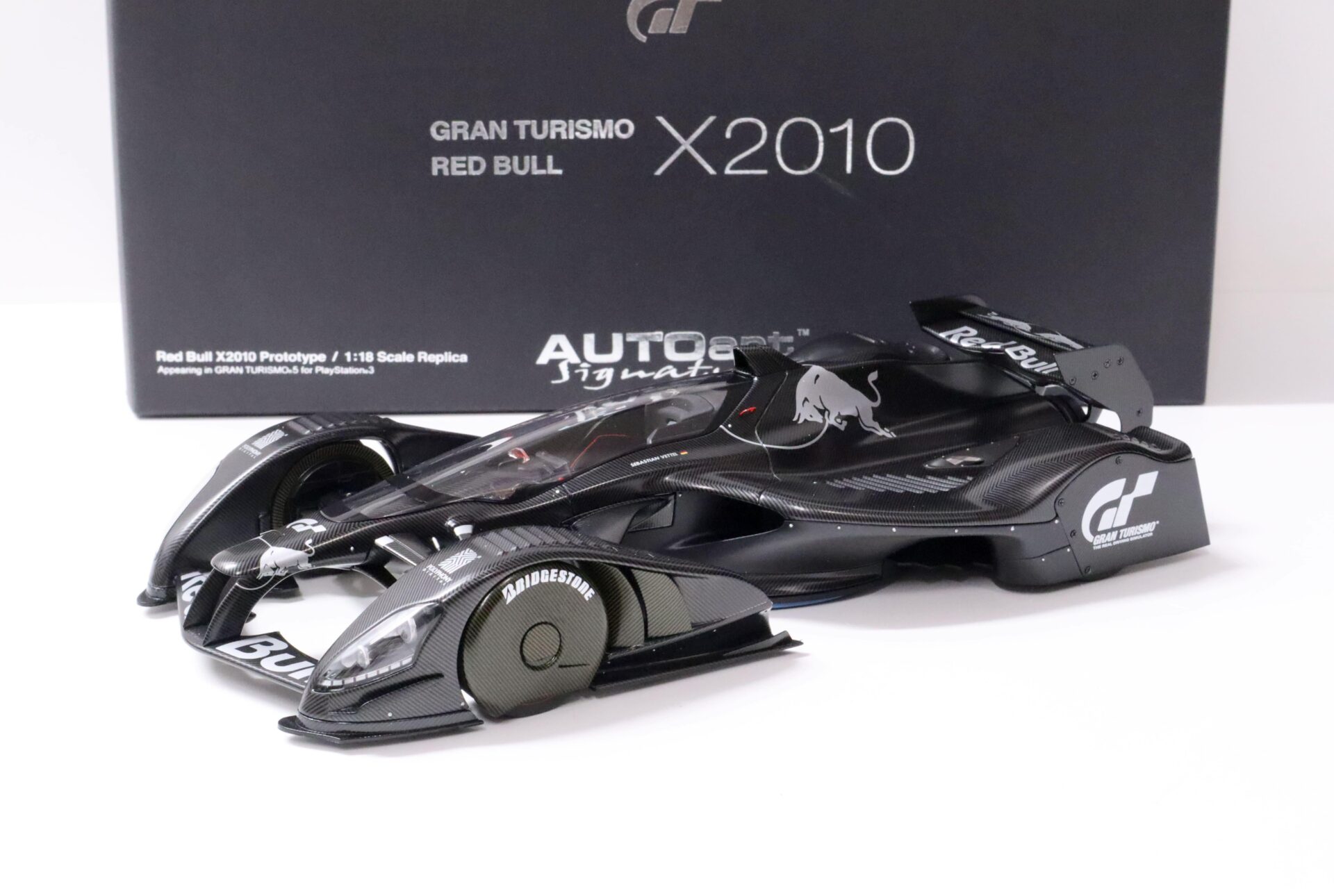 1:18 AUTOart Red Bull X2010 Gran Turismo Prototype Carbon black