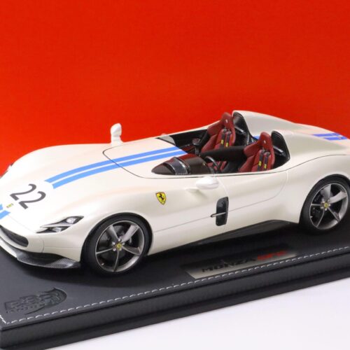 1:18 BBR Ferrari Monza SP2 Gloss Italian white/ blue stripes #22 with display Limited Edition