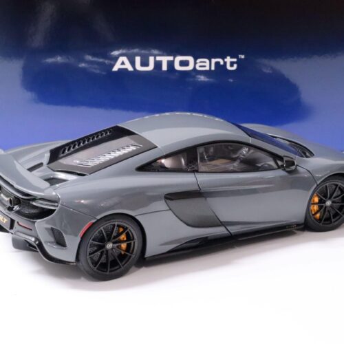 1:18 AUTOart McLAREN 675 LT Coupe 2016 Chicane grey 76047