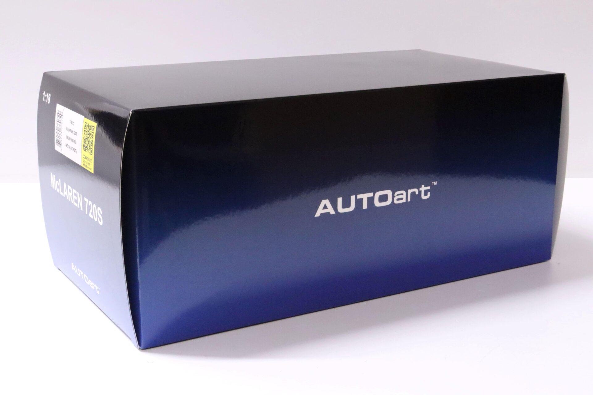 1:18 AUTOart McLAREN 720S Coupe 2017 Memphis red/ metallic red 76072