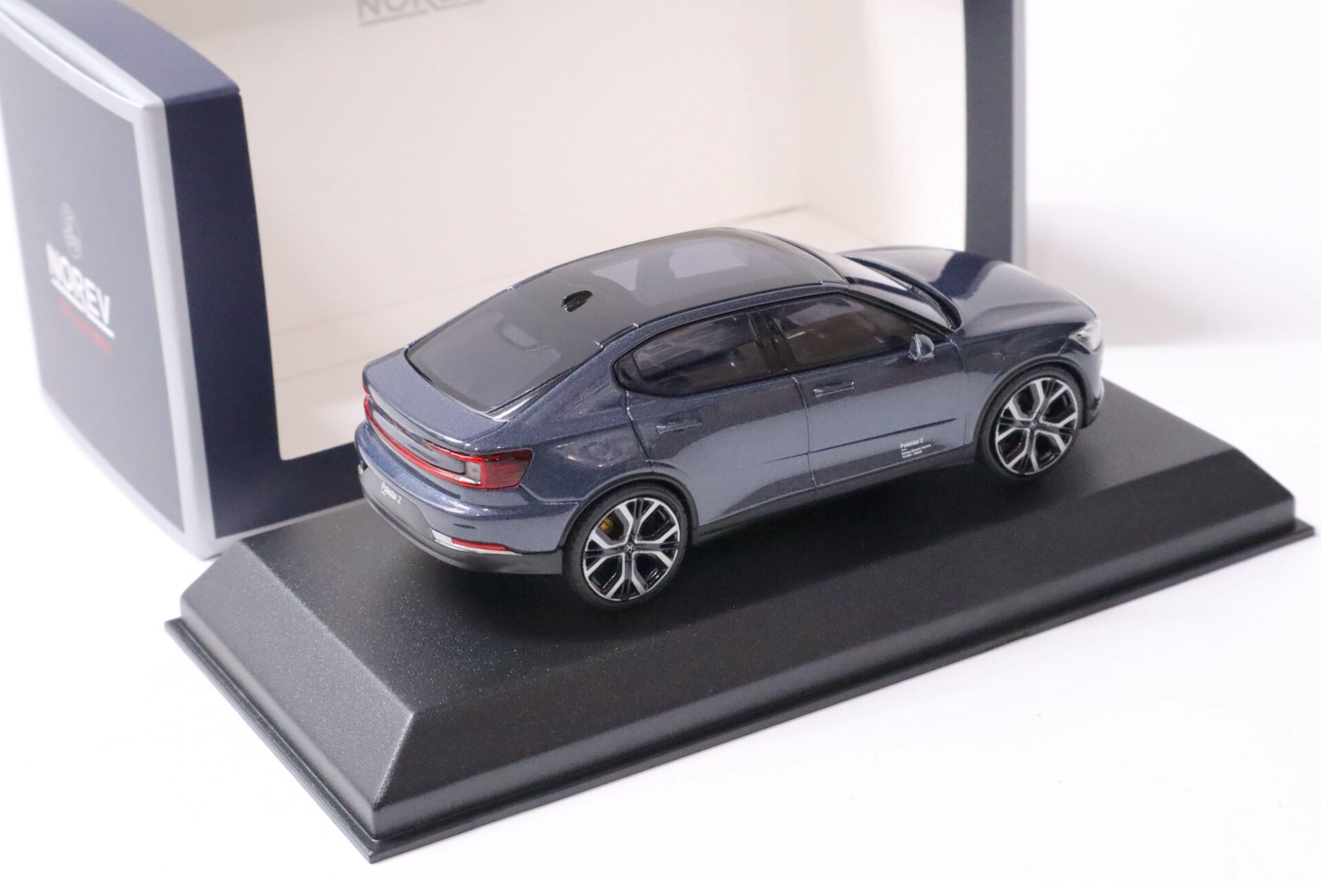 1:43 Norev Polestar 2 Midnight metallic 2021
