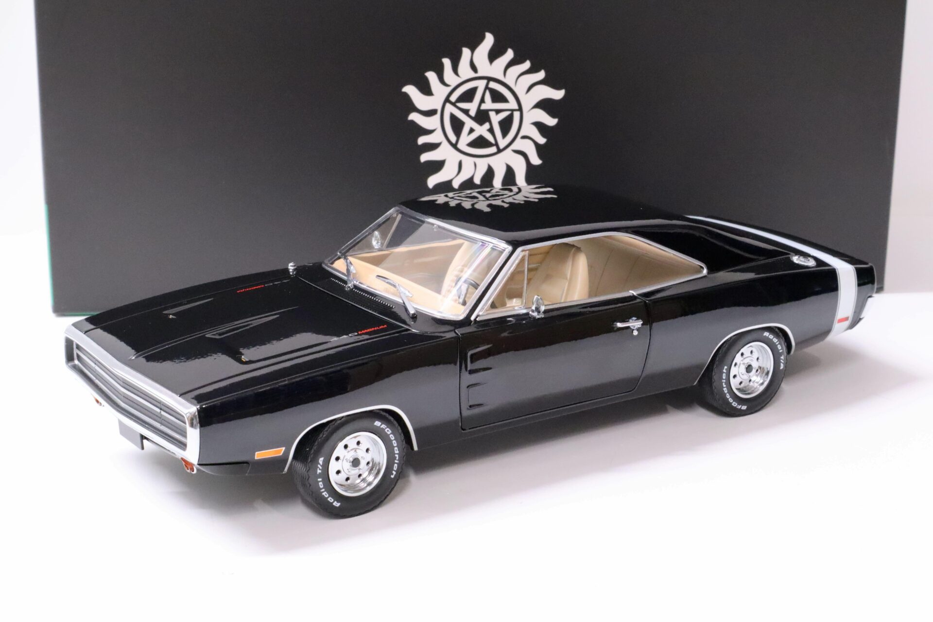 1:18 Greenlight 1970 Dodge Charger Coupe SUPERNATURAL black
