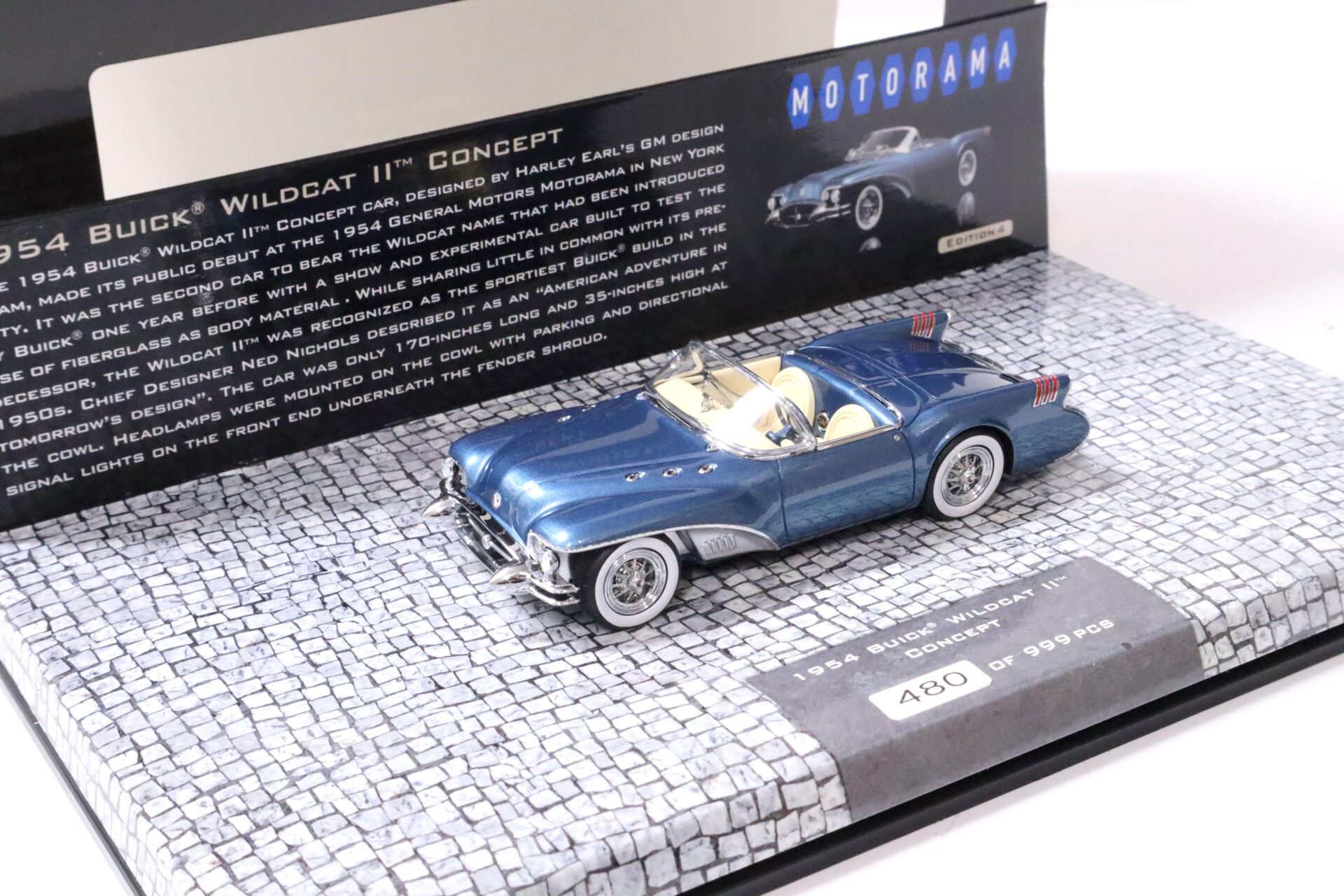 1:43 Minichamps 1954 Buick Wildcat II Concept Car blue metallic