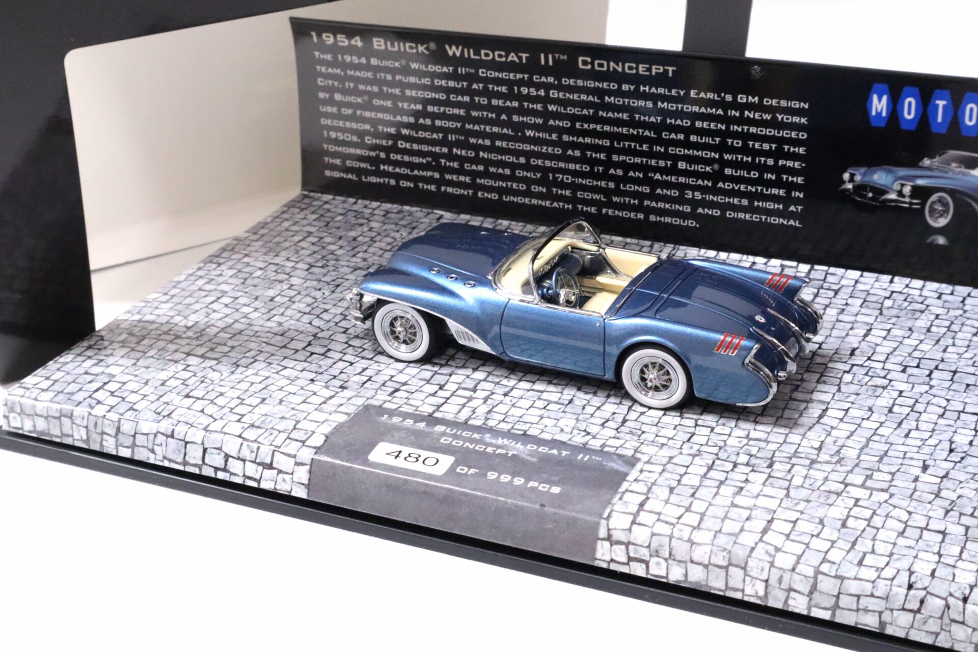 1:43 Minichamps 1954 Buick Wildcat II Concept Car blue metallic
