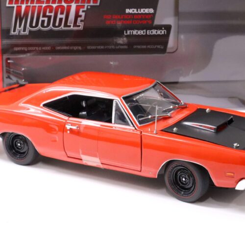 1:18 Auto World 1969 1/2 Dodge Coronet Super Bee MCACN red/ black