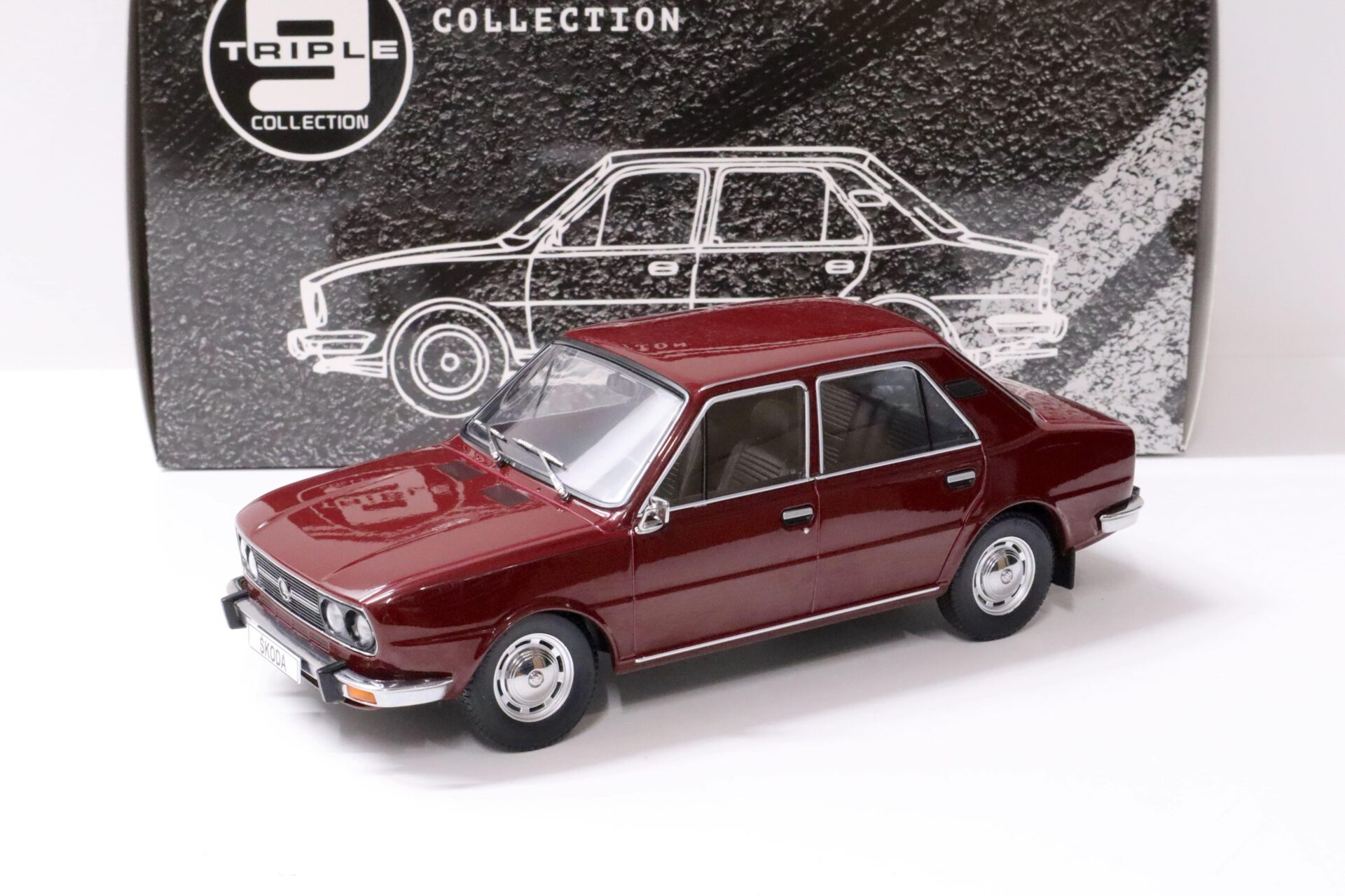 1:18 Triple9 1976 Skoda 120LS Sedan dark red Die-Cast