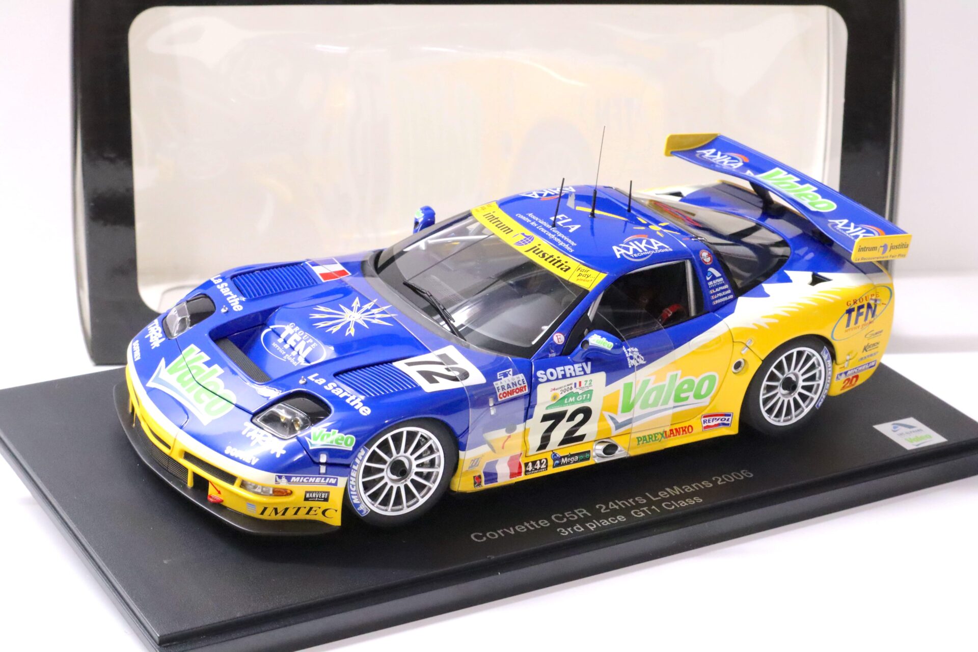 ID 63652 orig.jpg 1:18 AUTOart Chevrolet Corvette C5R 24h LeMans 2006 - 3rd Place GT1 Class #72
