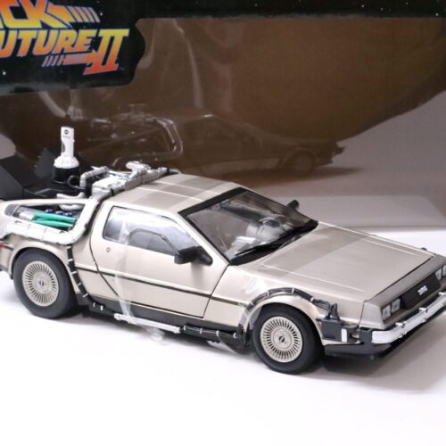 1:18 Sun Star 1983 Delorean DMC-12 Time Machine Back to the Future 2