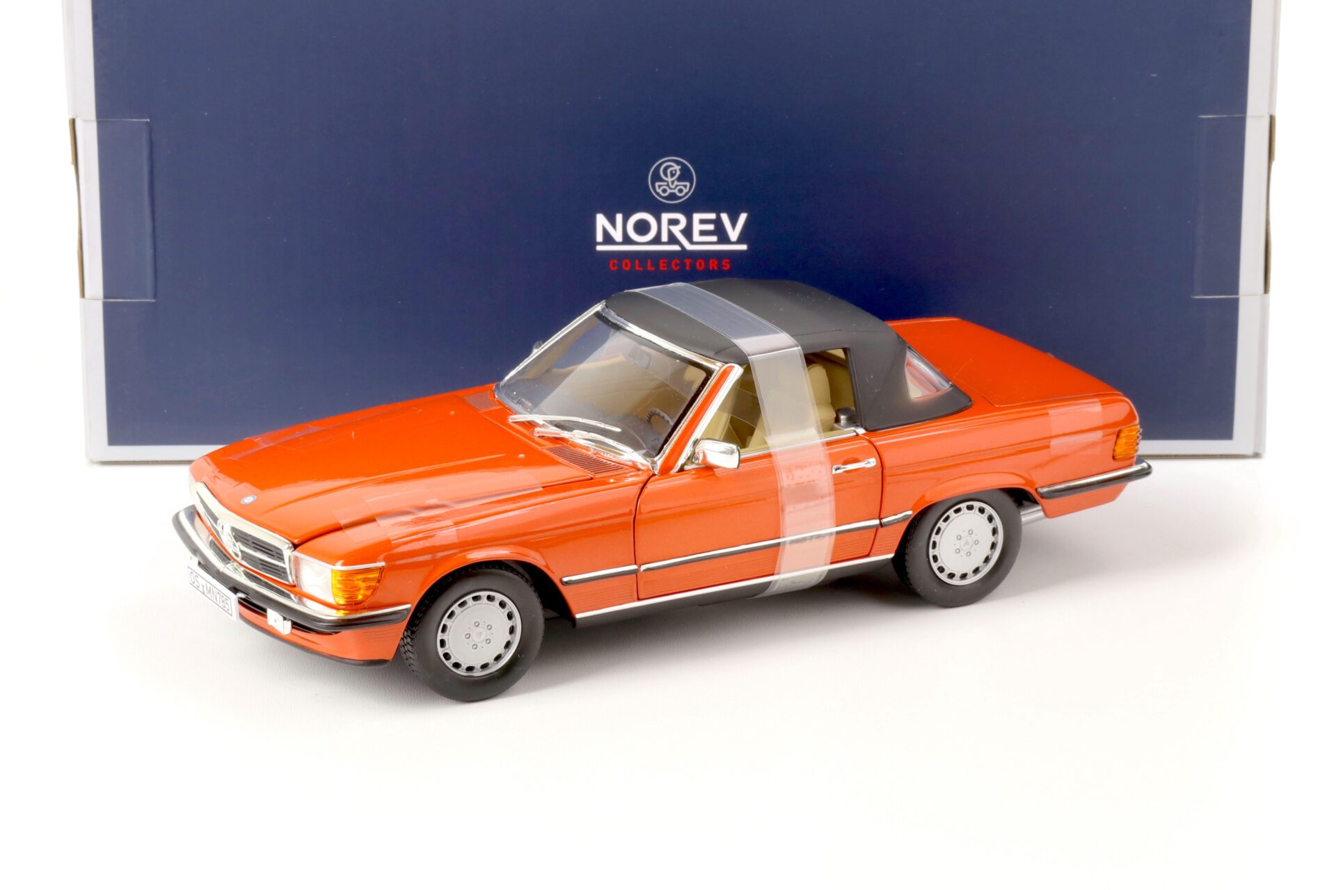 ID 63985 orig.jpg 1:18 Norev Mercedes 300 SL Cabriolet R107 Inca red 1986
