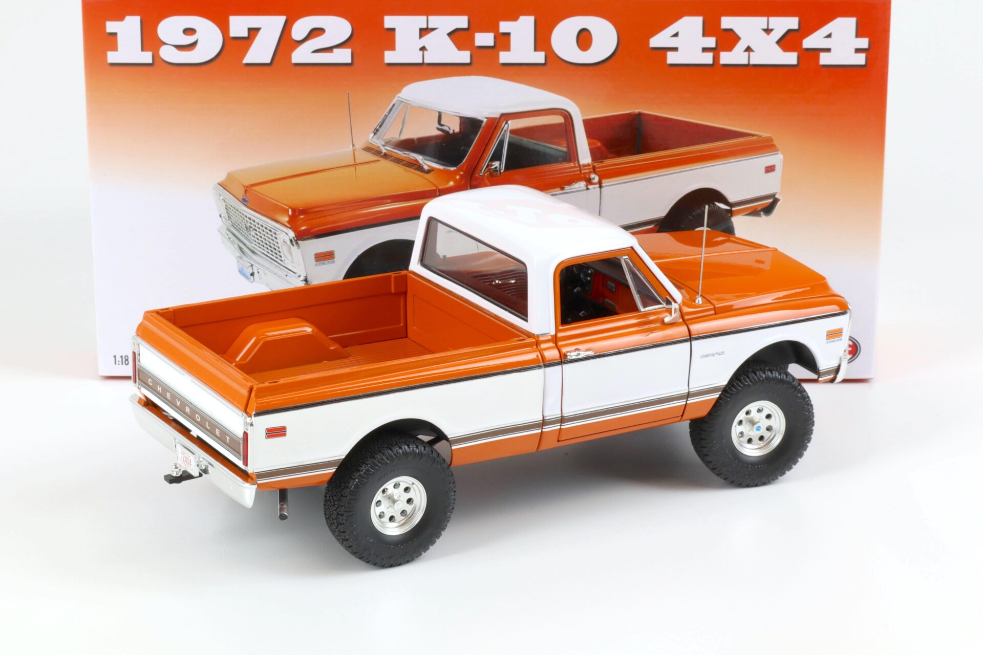 1:18 ACME 1972 Chevrolet K-10 4x4 Pick-Up 35" Offroad tires orange/ white