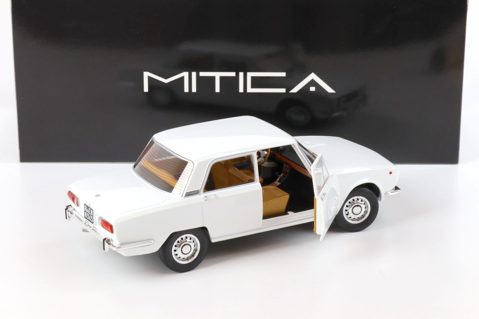 1:18 MITICA 1969 Alfa Romeo 1750 Berlina 2-Series white