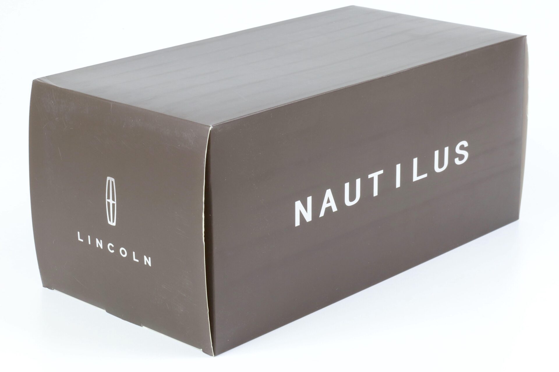 1:18 Original Lincoln Nautilus Luxury SUV 2018 blue metallic DEALER VERSION