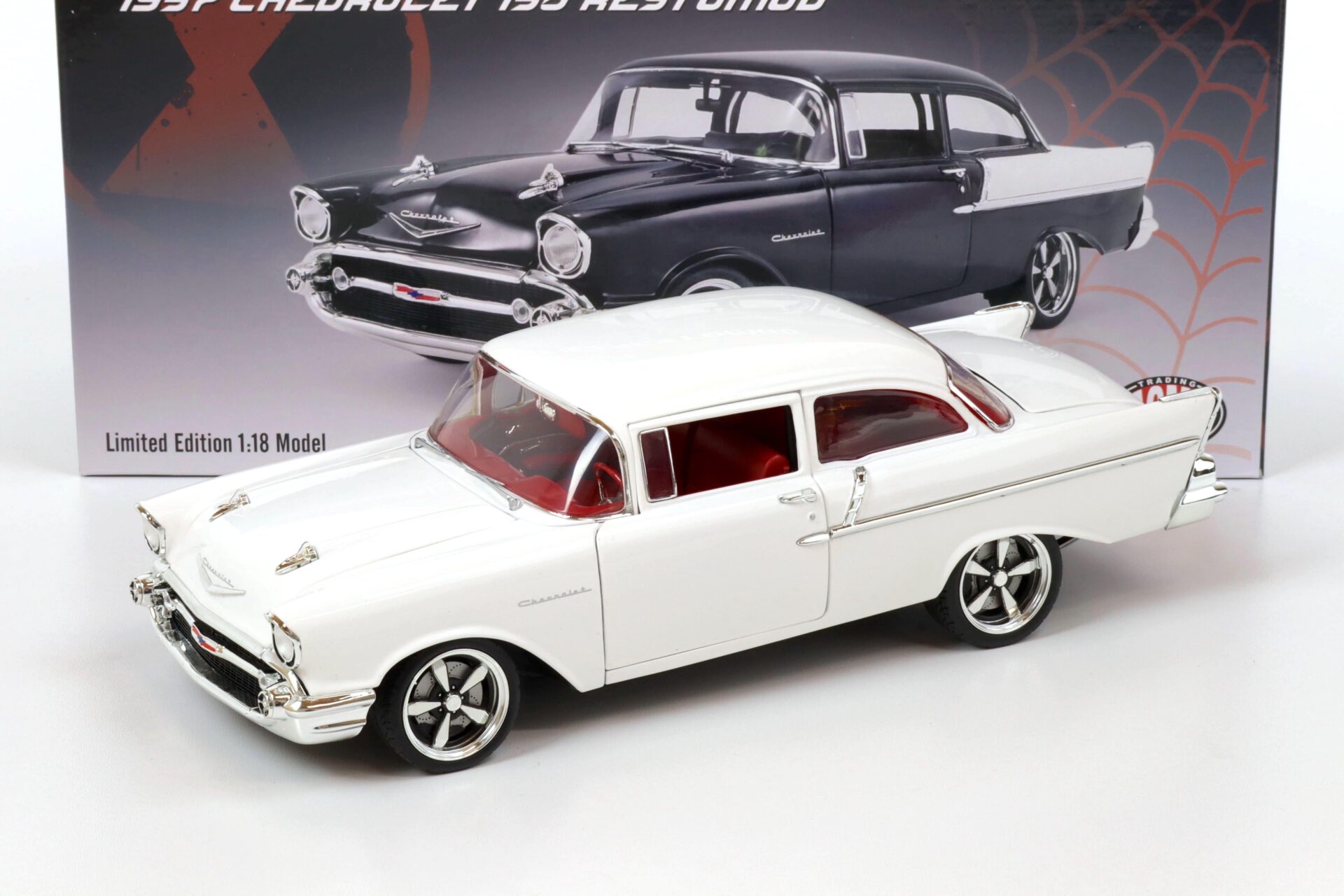 1:18 ACME 1957 Chevrolet Bel Air 150 Custom Restomod HOURGLASS all white