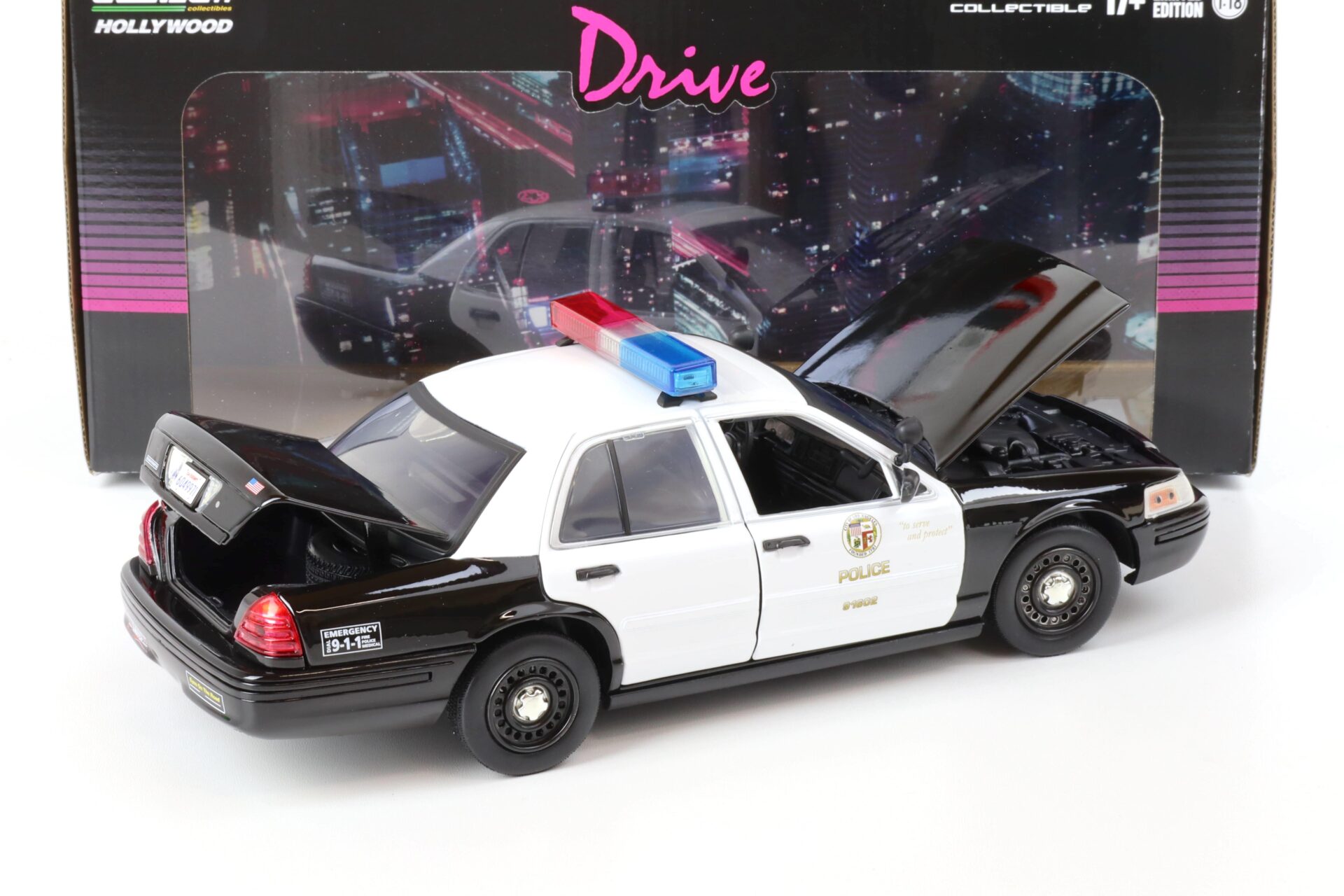 1:18 Greenlight 2001 Ford Crown Victoria LA Police Intercopter DRIVE black/ white