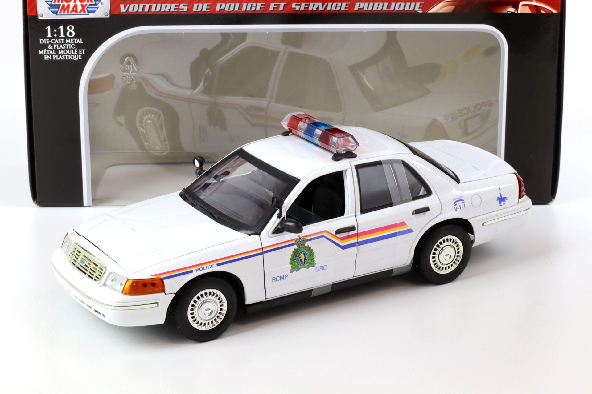 ID 69203 orig.jpg 1:18 MOTOR MAX 2001 Ford Crown Victoria Royal Canadian Mounted Police