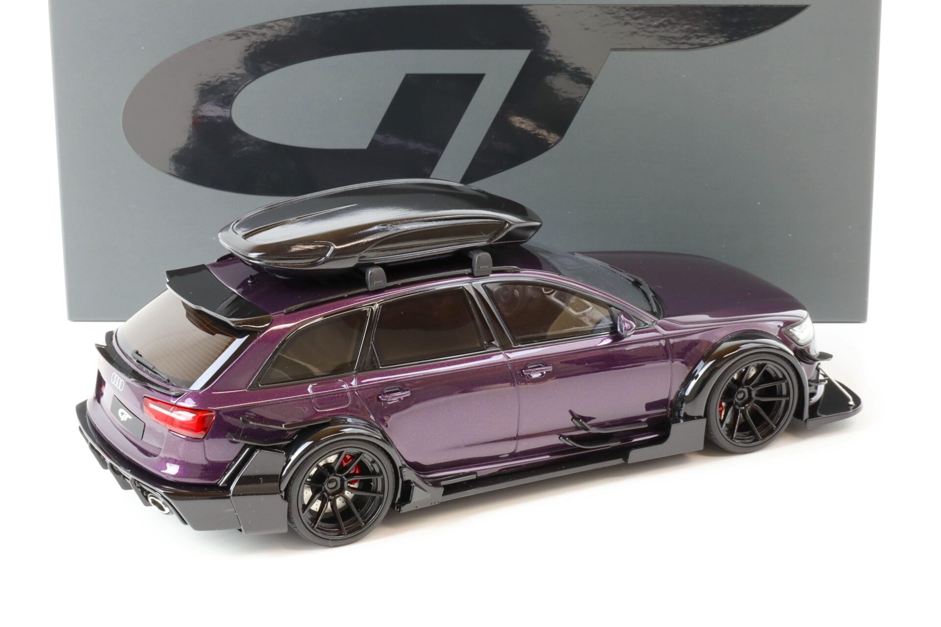 1:18 GT Spirit GT864 Audi RS6 Avant (C7) Body Kit with roof box purple