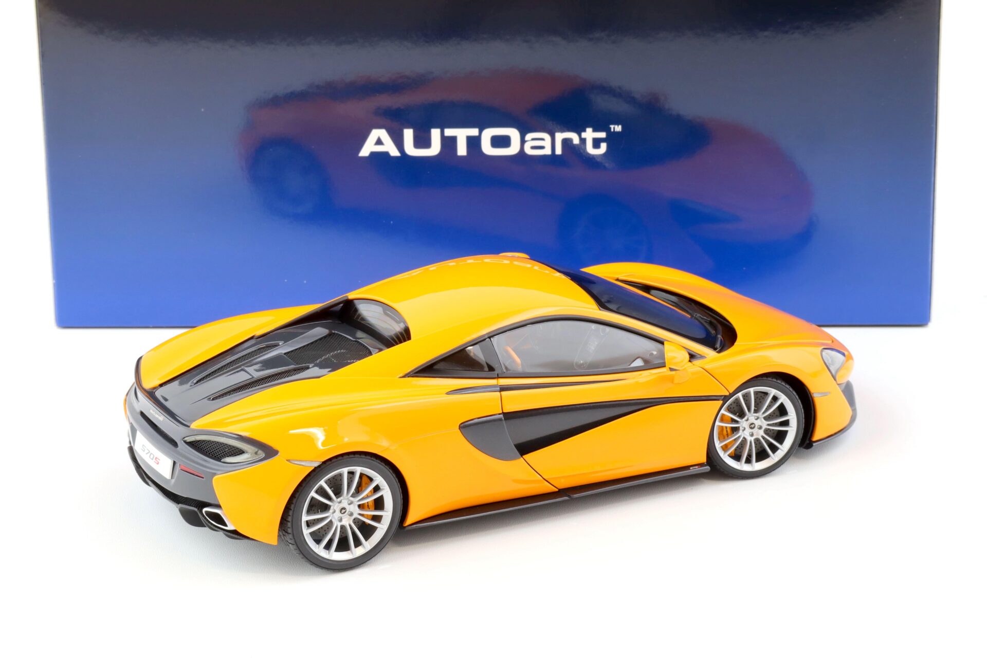1:18 AUTOart McLaren 570S Coupe 2016 McLAREN orange/ silver wheels 76044