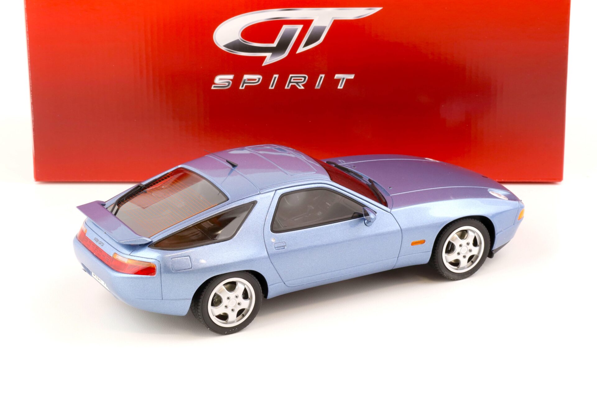 1:18 GT Spirit GT006CS Porsche 928 GTS light blue metallic