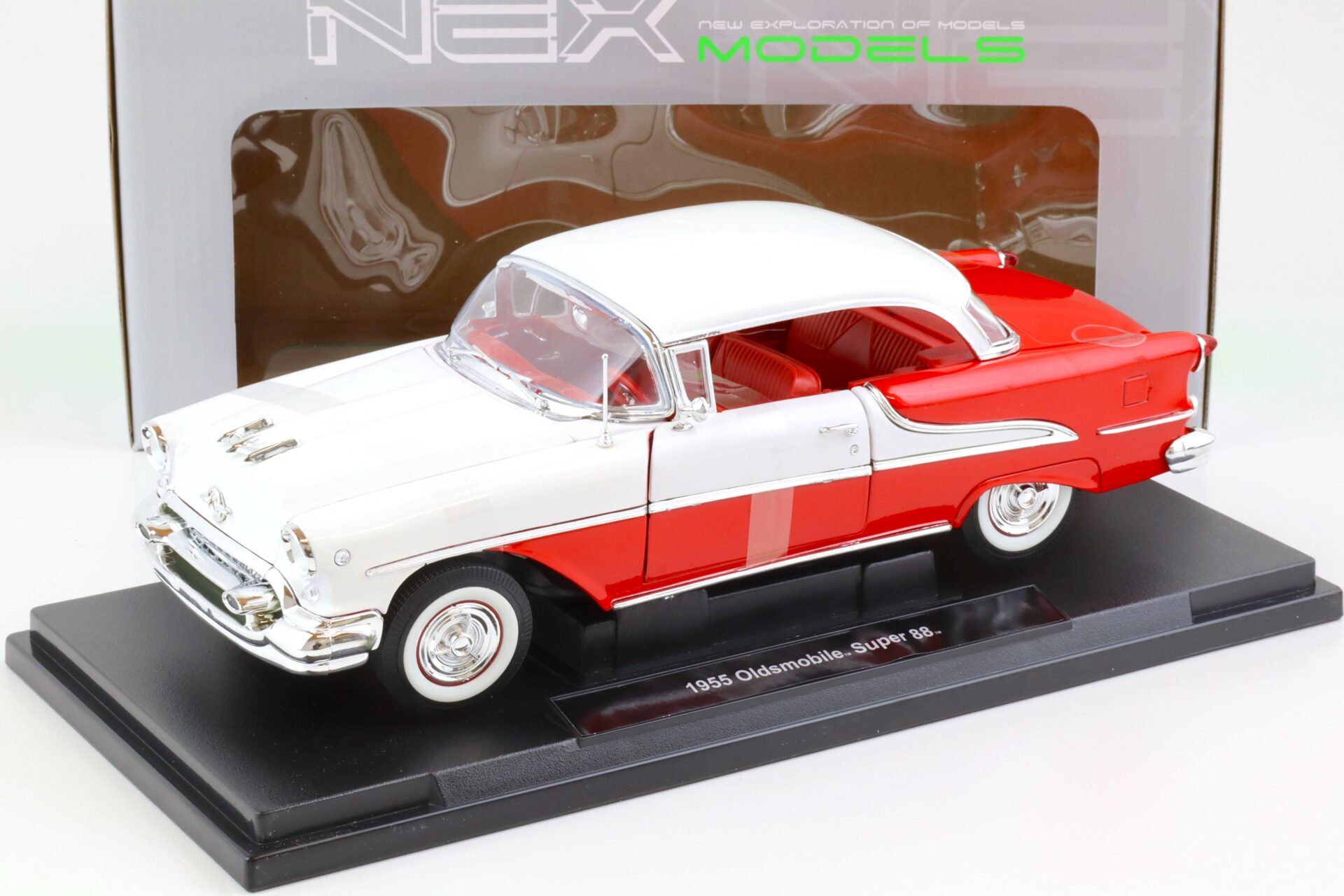 1:18 Welly 1955 Oldsmobile Super 88 Convertible red/ white