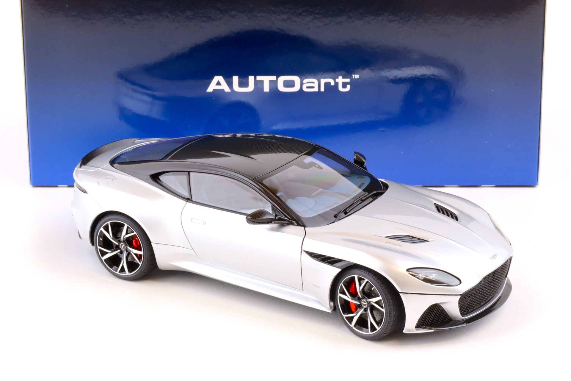 1:18 AUTOart Aston Martin DBS Superleggera Lightning silver metallic 70298