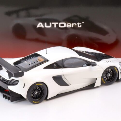 1:18 AUTOart McLAREN 650S GT3 2017 white/ black accents 81640