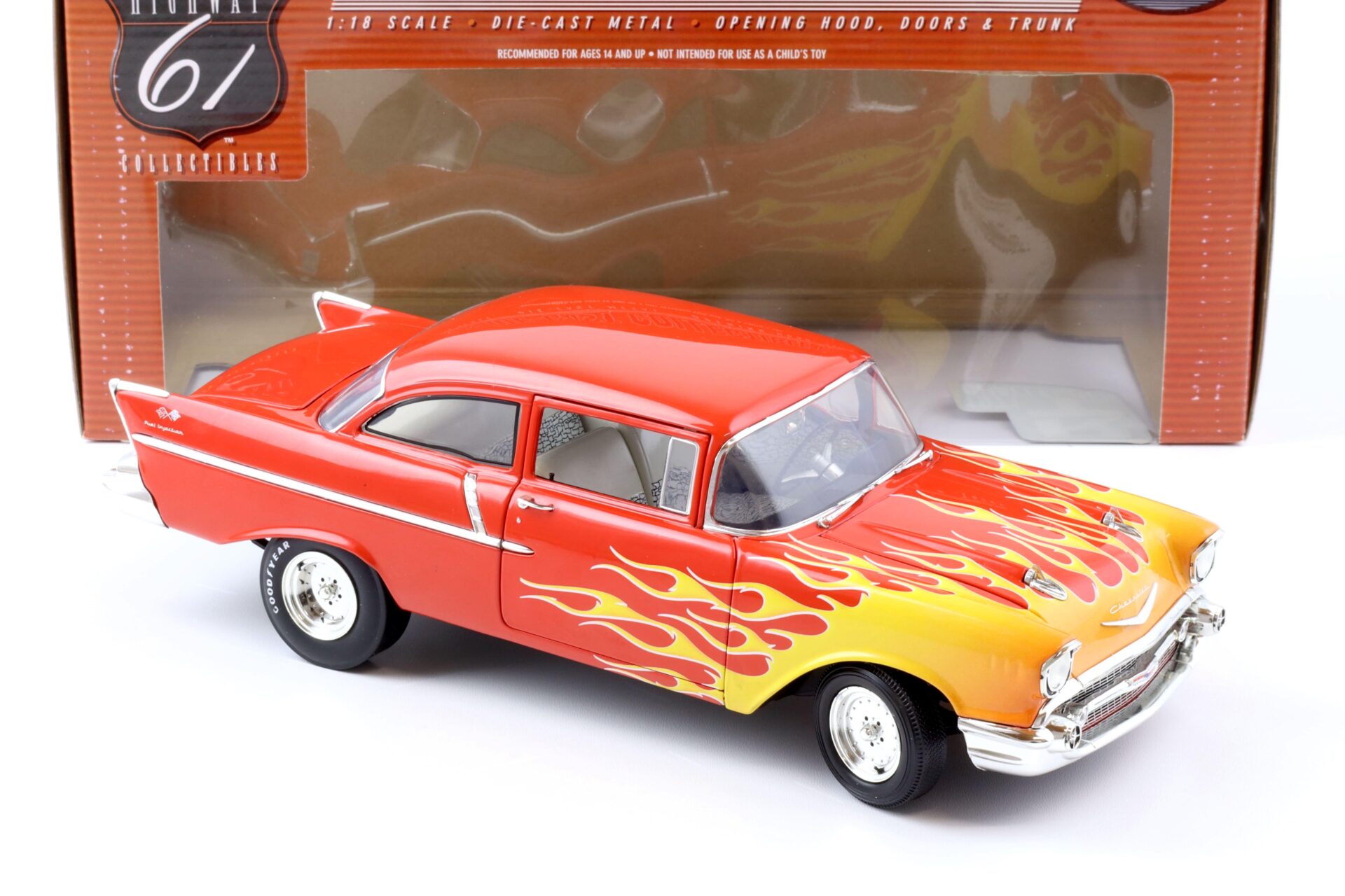 1:18 Highway61 1957 Chevrolet 150 Utility Sedan red with flames 50545