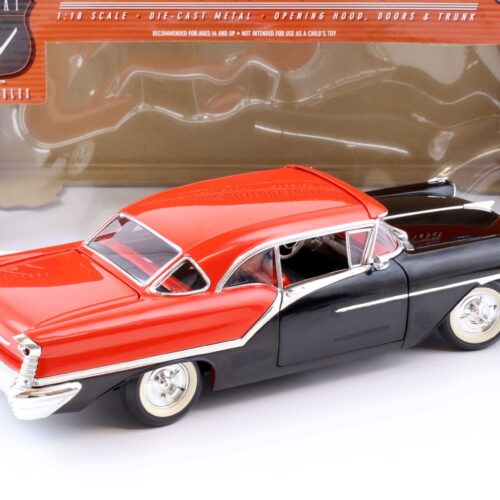 1:18 Highway61 1957 Oldsmobile Super 88 black/ red 50444