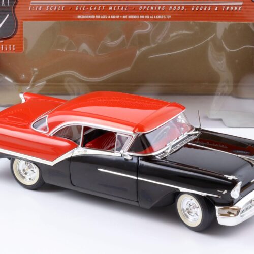 1:18 Highway61 1957 Oldsmobile Super 88 black/ red 50444