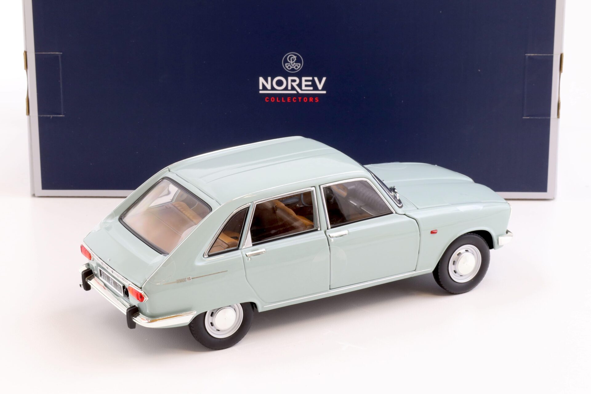 1:18 Norev Renault 16 light blue 1968