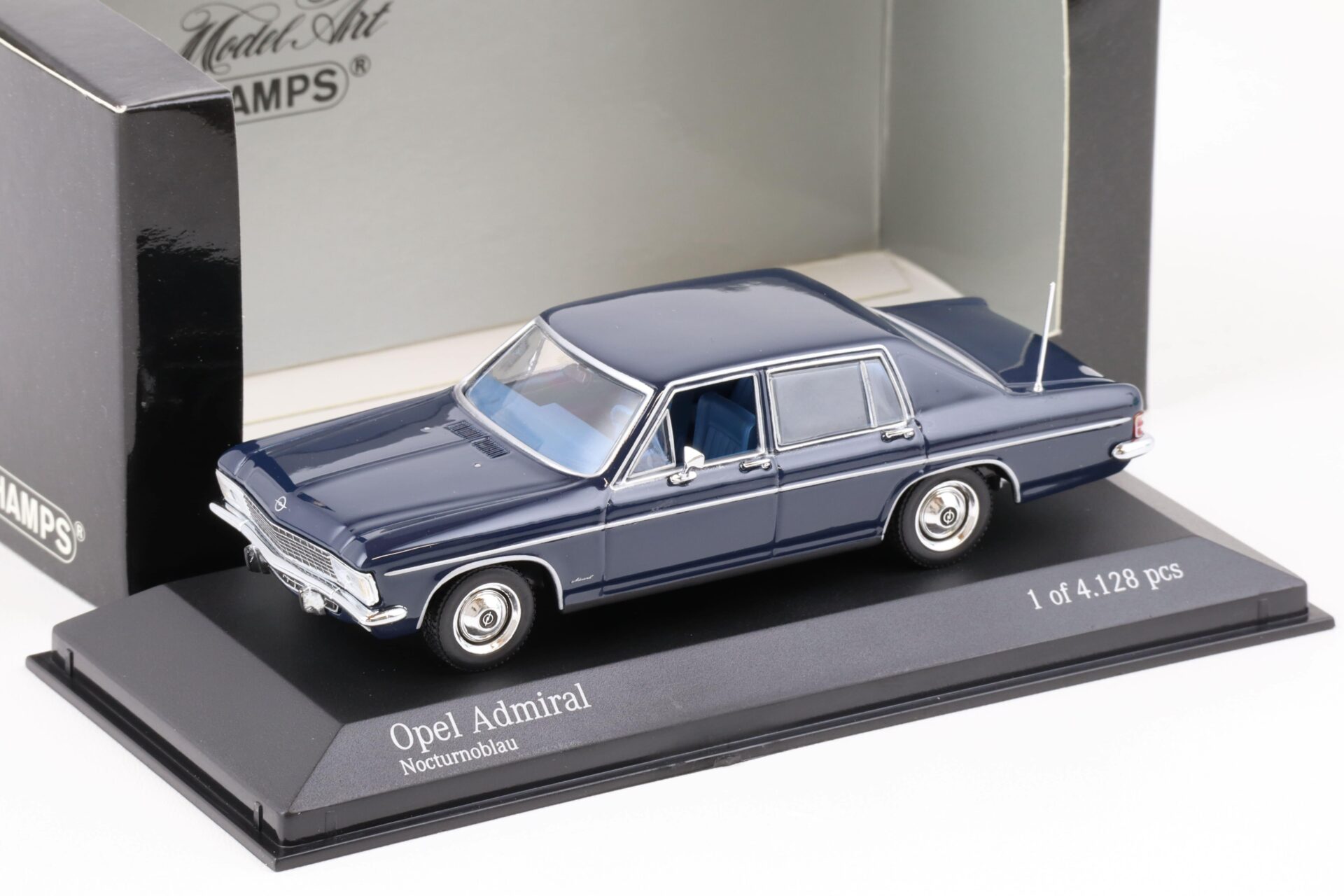 1:43 Minichamps Opel Admiral Limousine 1969-77 Nocturno blue