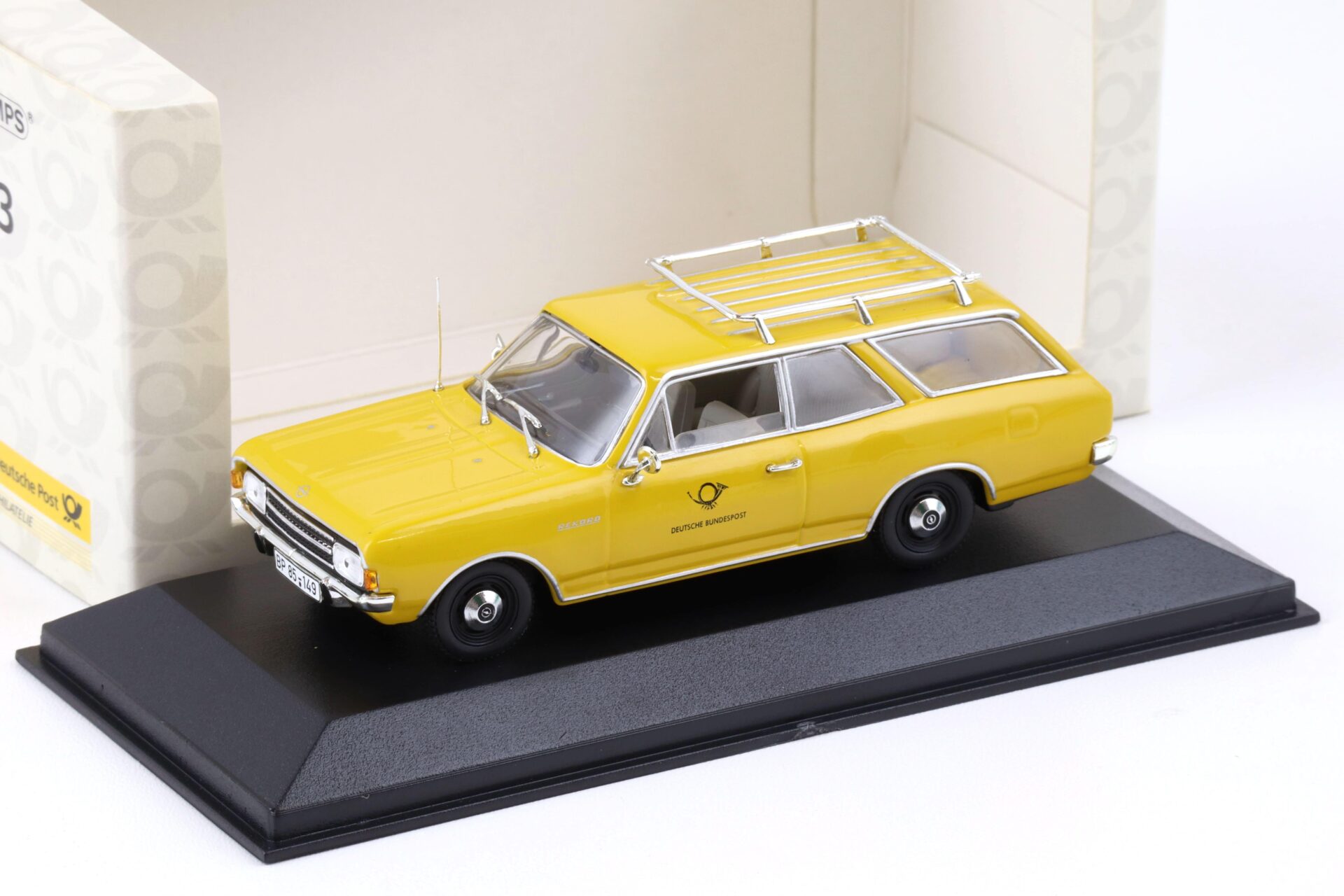 ID 73077 orig.jpg 1:43 Minichamps Opel Rekord C Caravan Deutsche Post yellow