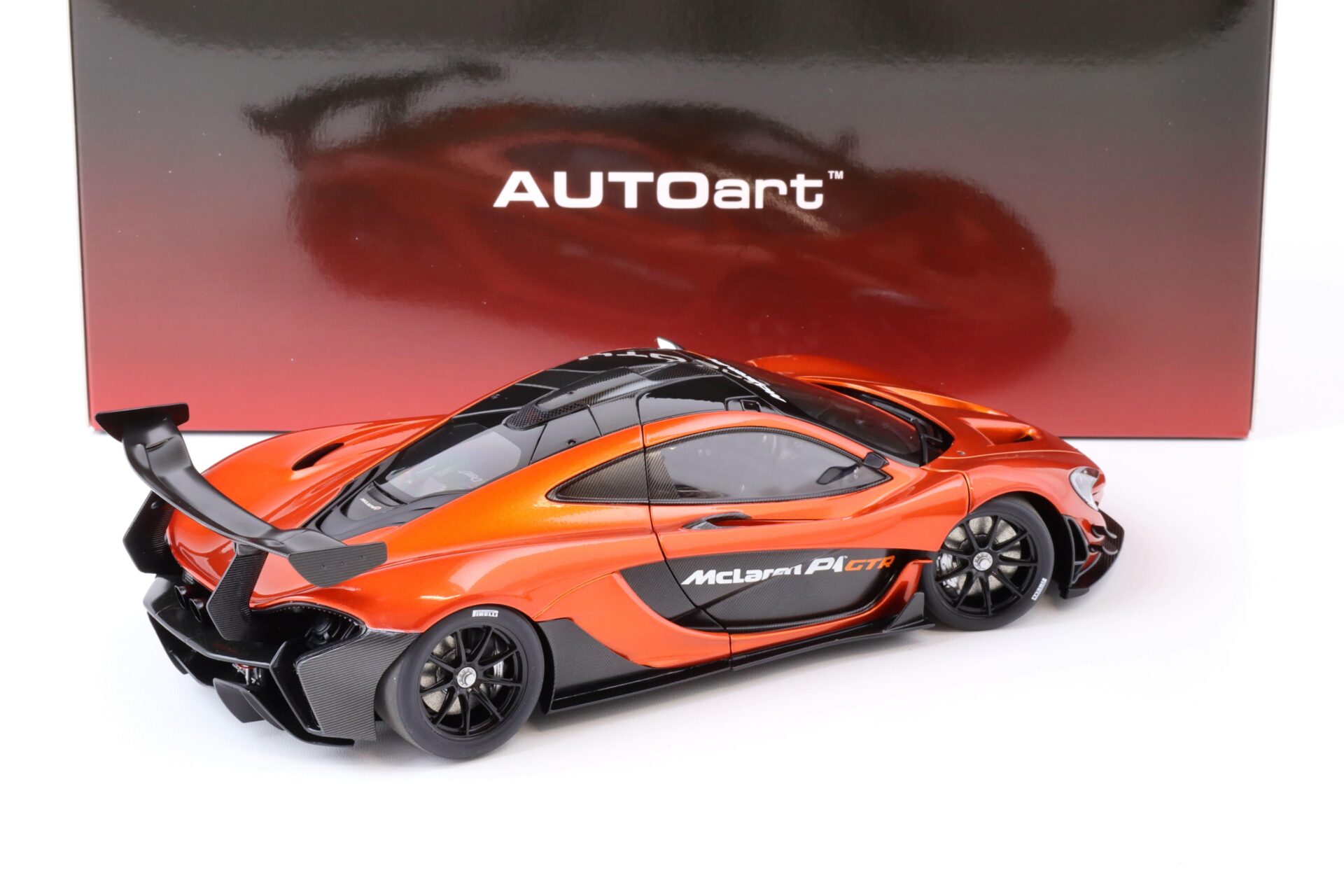 1:18 AUTOart McLAREN P1 GTR Volcano orange 81545