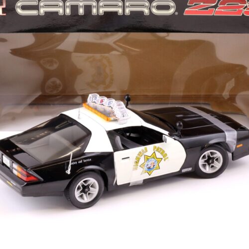 1:18 Sun Star 1982 Camaro Z28 California Highway Patrol black / white