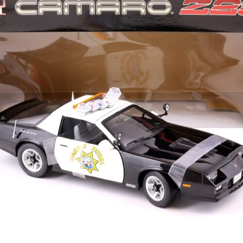 1:18 Sun Star 1982 Camaro Z28 California Highway Patrol black / white