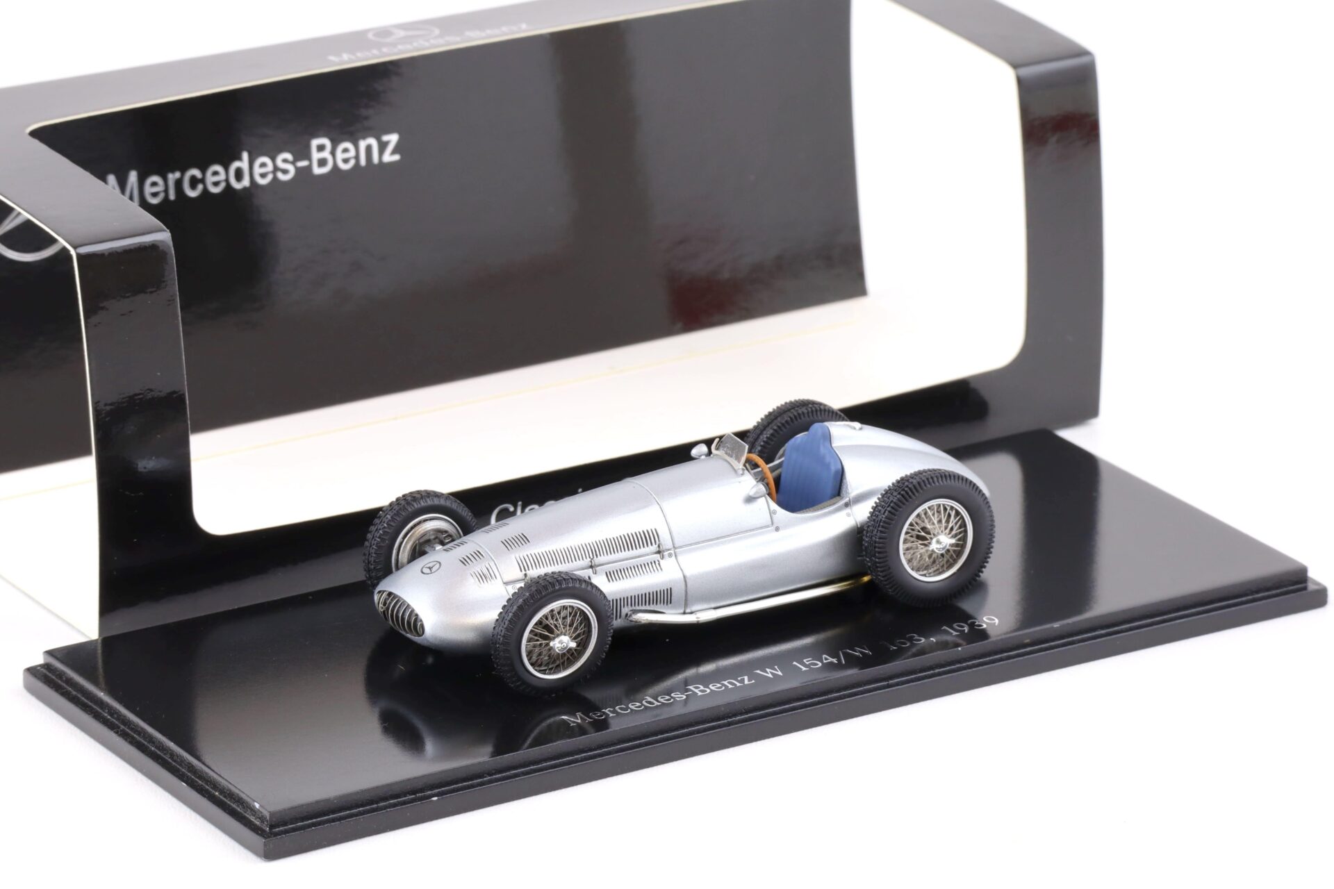1:43 Spark Mercedes W154 / W163 Silberpfeil silver 1939 DEALER VERSION