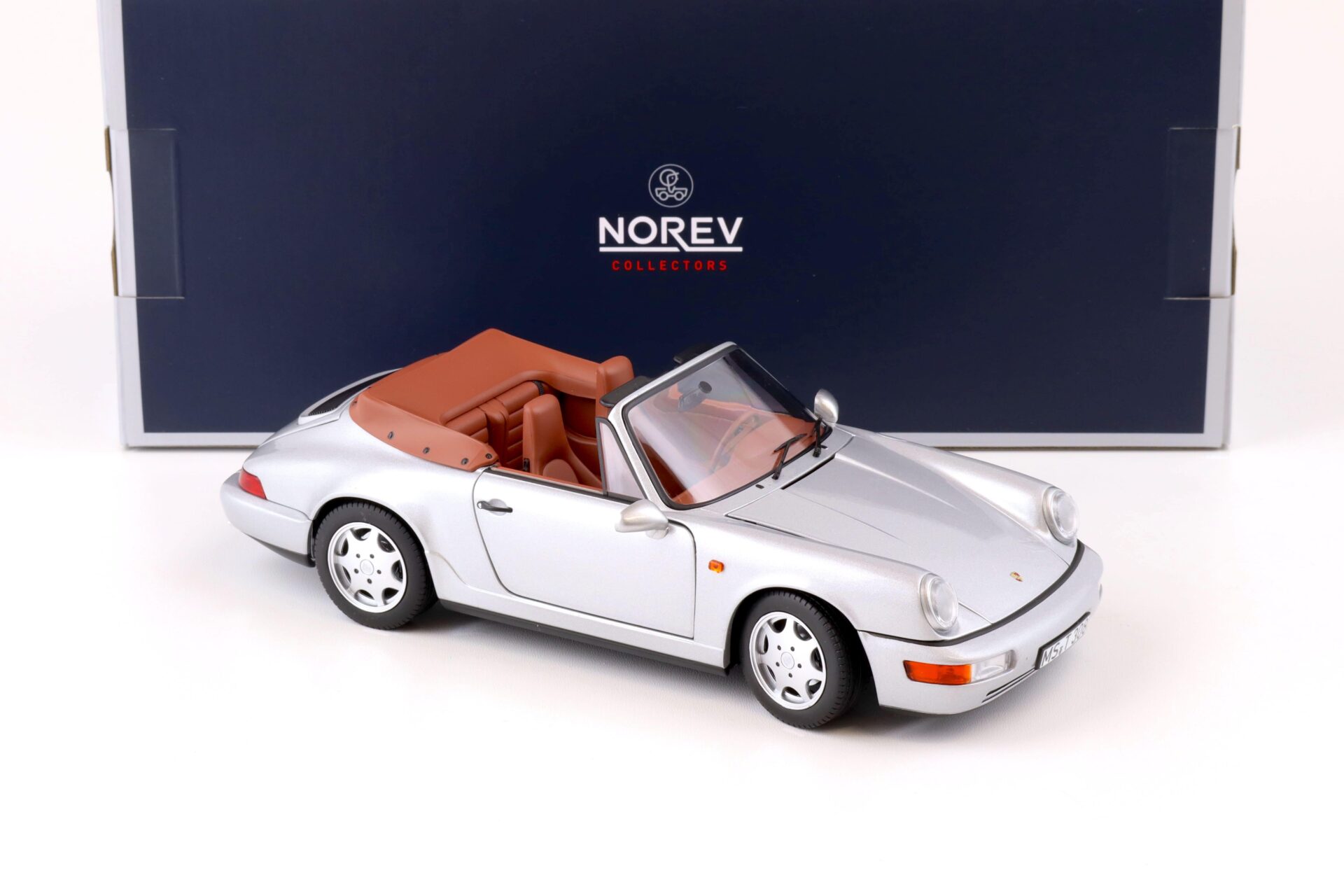 1:18 Norev Porsche 911 (964) Carrera 2 Cabriolet 1990 silver 187330