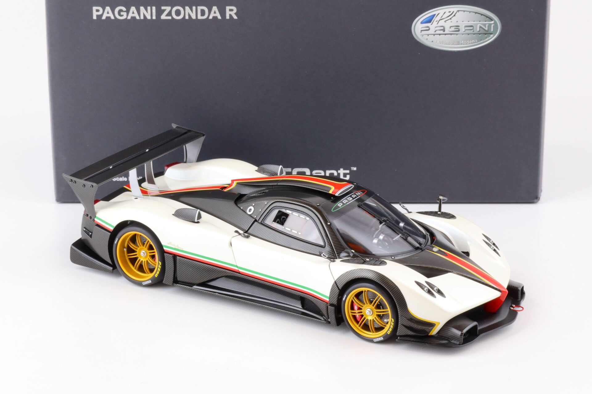 1:18 AUTOart Pagani Zonda R white 78262