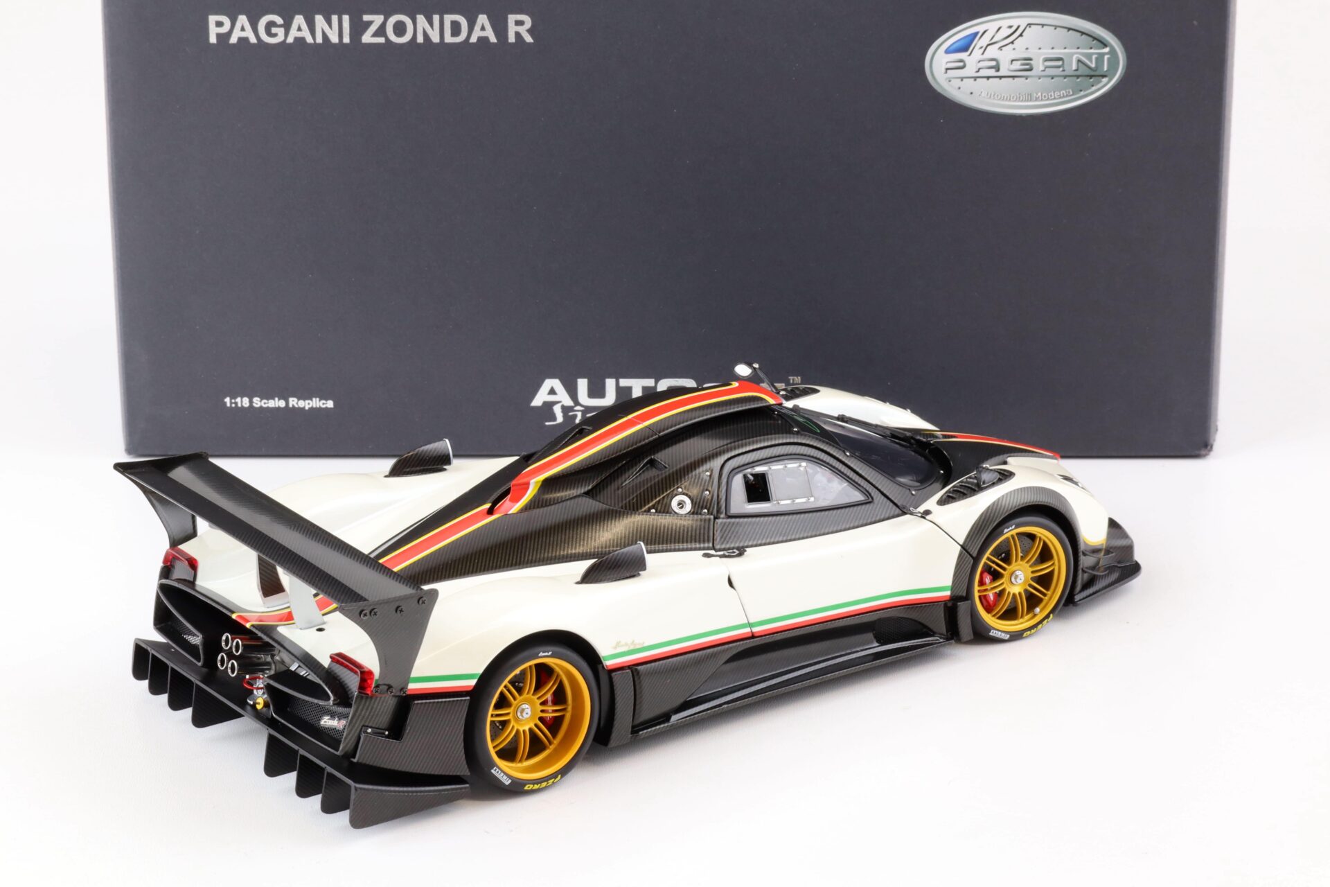 1:18 AUTOart Pagani Zonda R white 78262