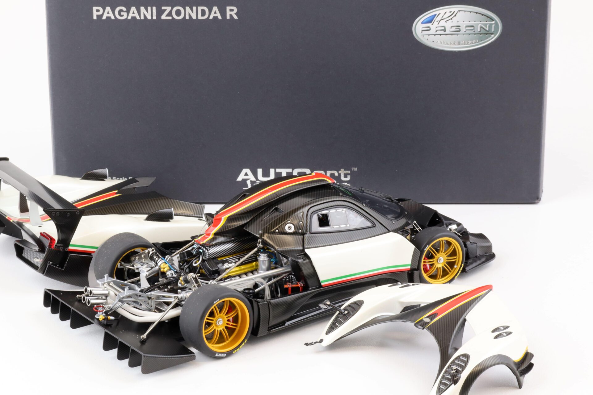 1:18 AUTOart Pagani Zonda R white 78262