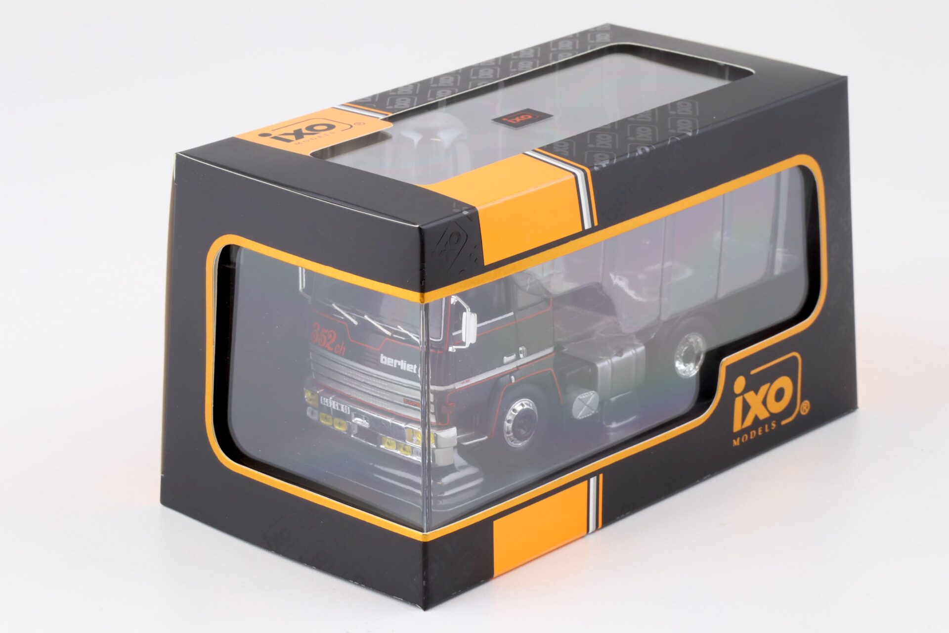 1:43 IXO Berliet TR 350 Truck SZM 1978 black