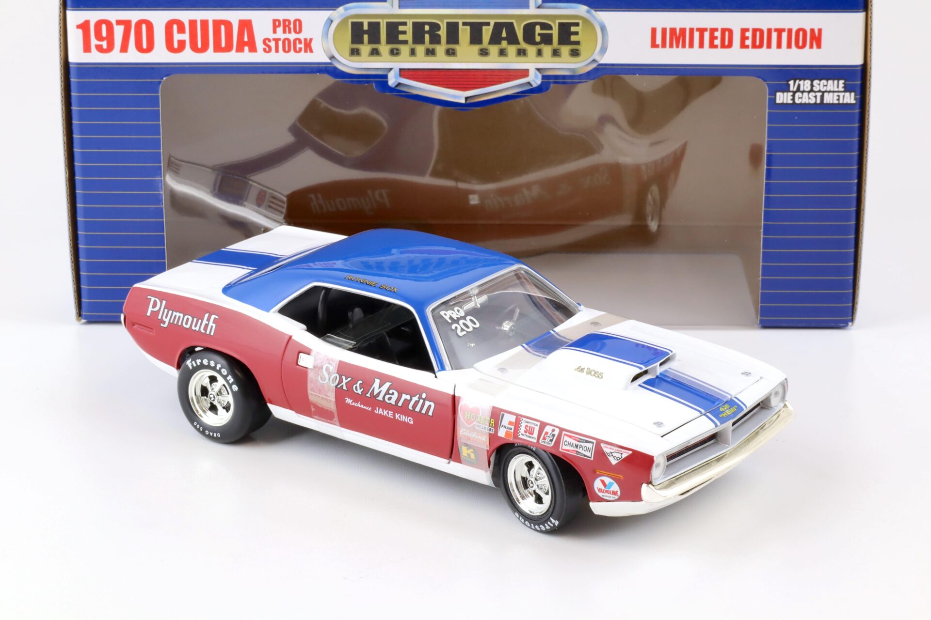 1:18 ERTL SOX & MARTIN 1970 Plymouth Cuda Pro Stock white/ blue/red