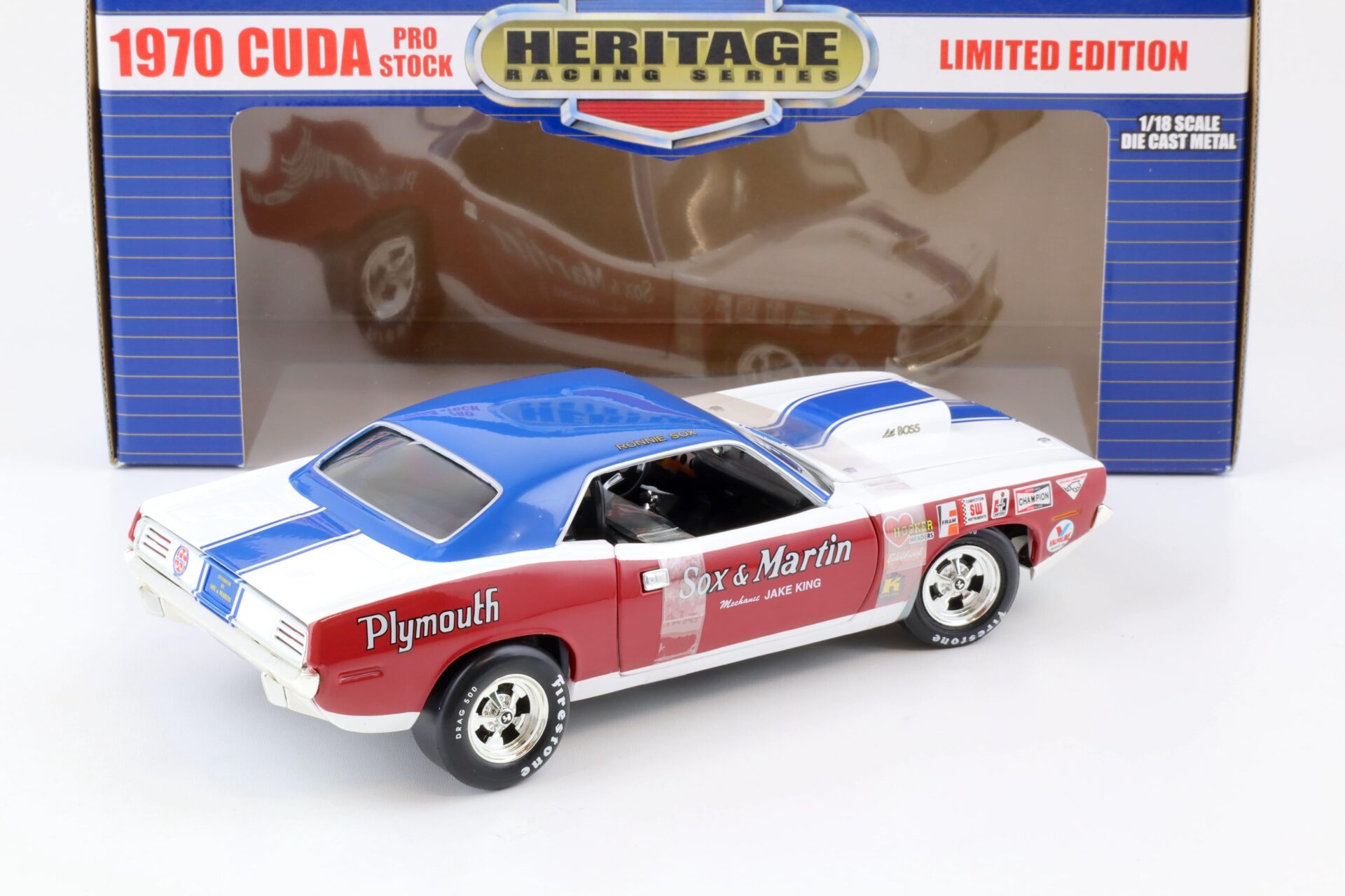 1:18 ERTL SOX & MARTIN 1970 Plymouth Cuda Pro Stock white/ blue/red