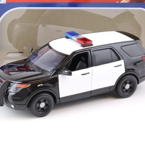 1:18 Motor Max 2015 Ford Intercopter Utility Law Enforcement white/ black