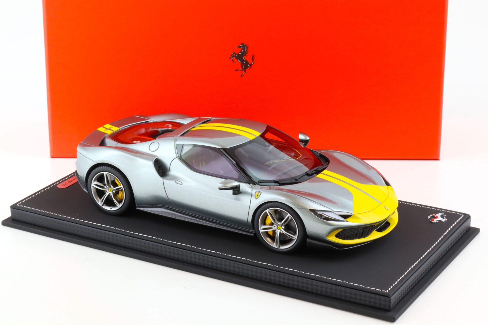 1:18 BBR Ferrari 296 Assetto Fiorano Grigio Coburn with display - Limited 300 pcs.